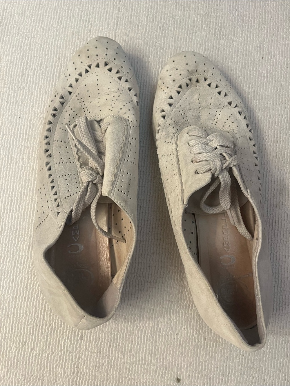 Jeffrey Campbell Women's Cream Suede Perforated Lace-Up Oxfords